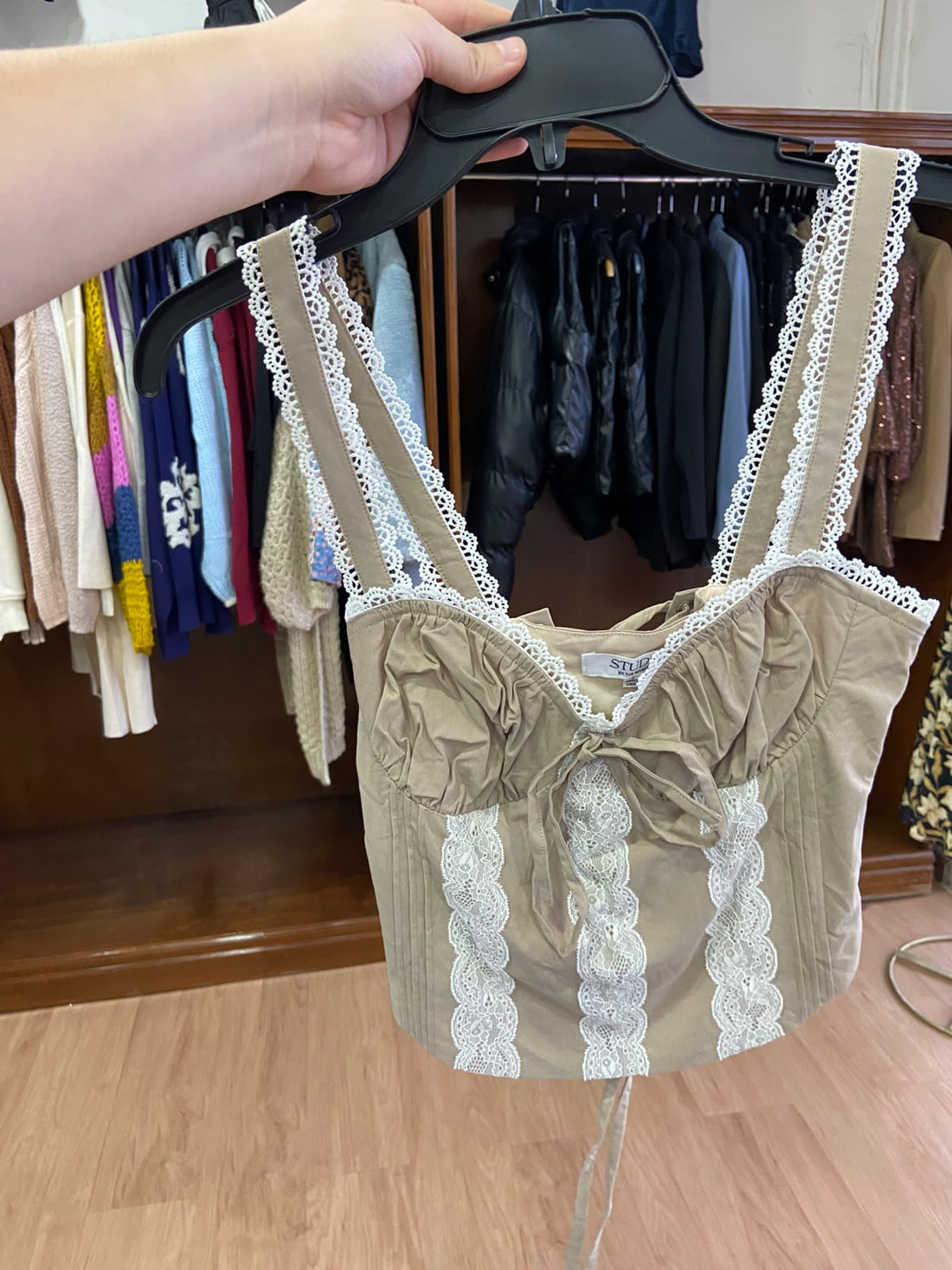 Corset Top Strapless Beige con Encaje - Estilo Boutique