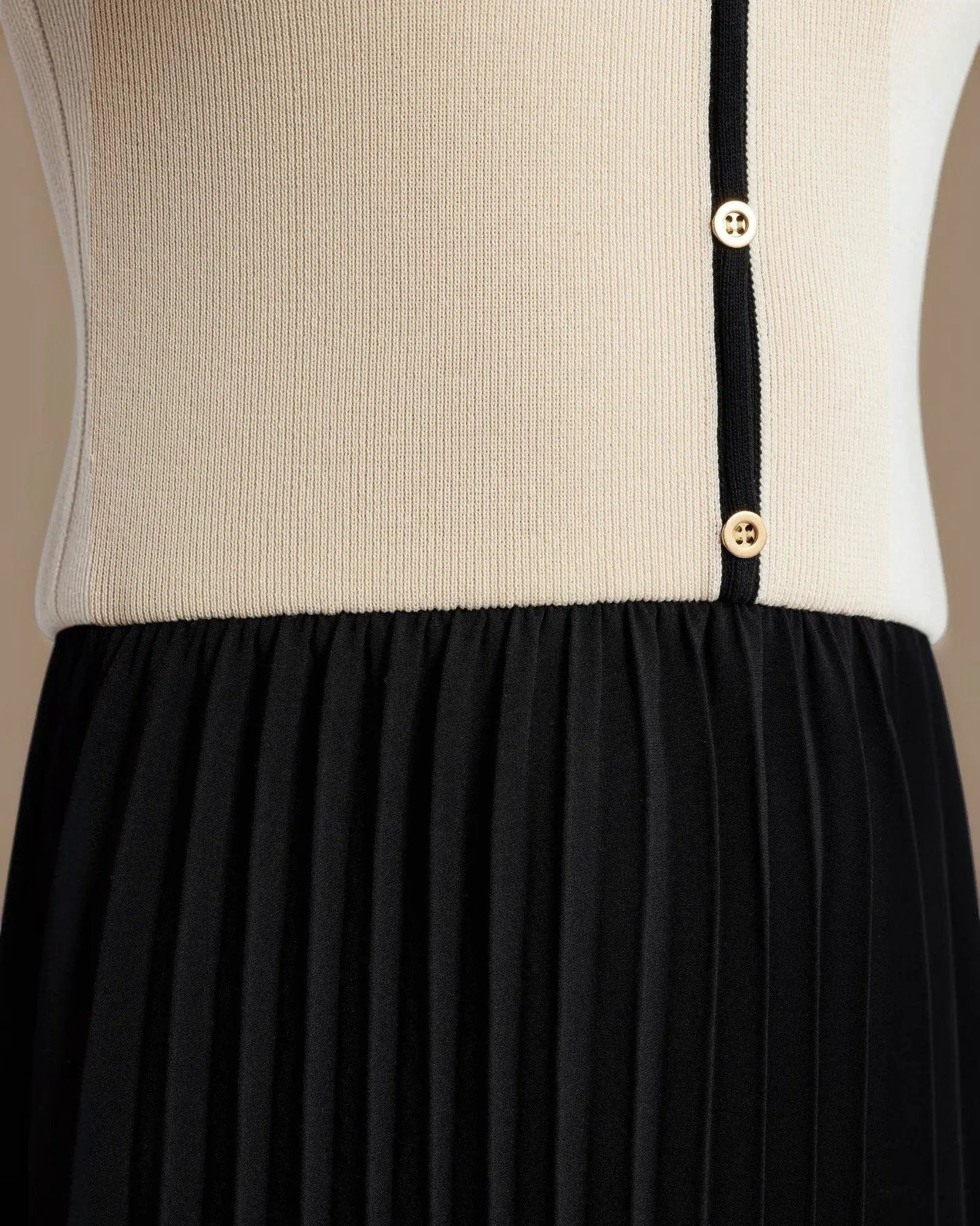 Vestido Midi Tejido Blanco Negro Con Falda Tabla Colección Lujo Exclusiva Minimalista De Silueta Recta by Yanet Collective