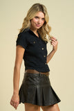 Blusa denim negra tipo crop top con botones para mujer