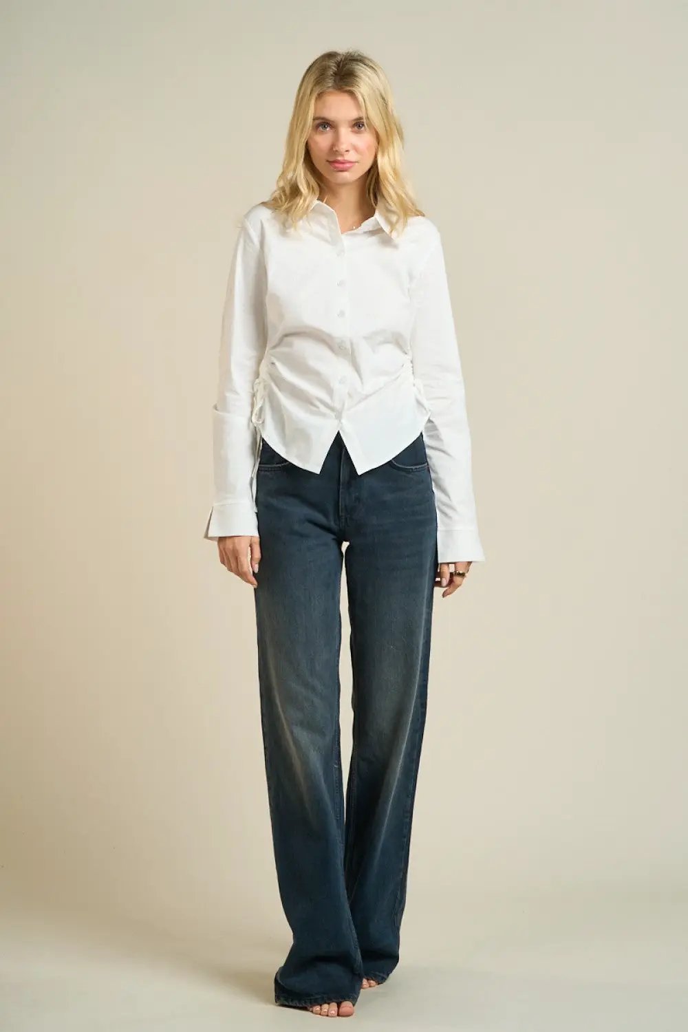 Camisa Blusa de Dama a Rayas con Fruncido Lateral Blanco by Yanet Collective