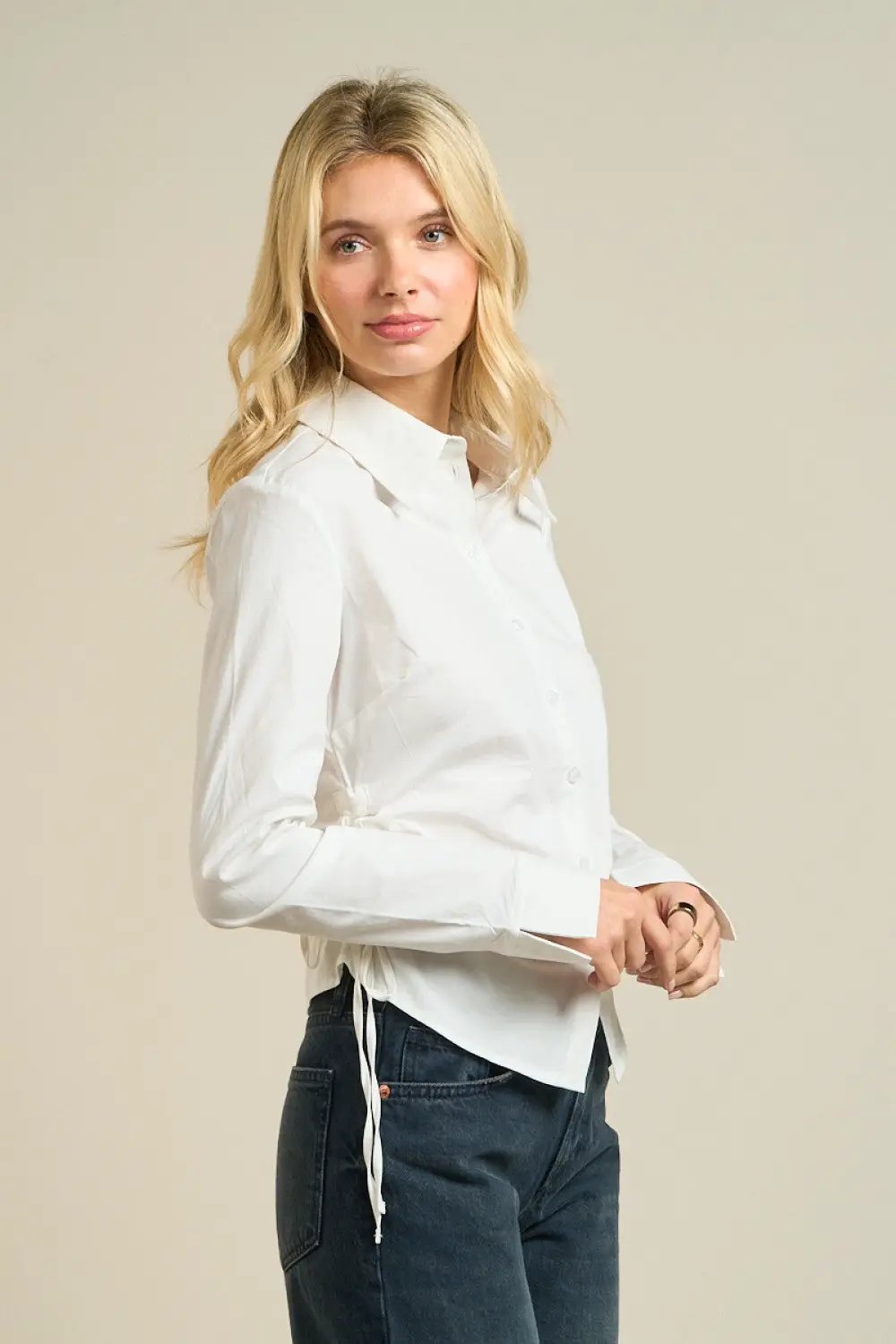 Camisa Blusa de Dama a Rayas con Fruncido Lateral Blanco by Yanet Collective
