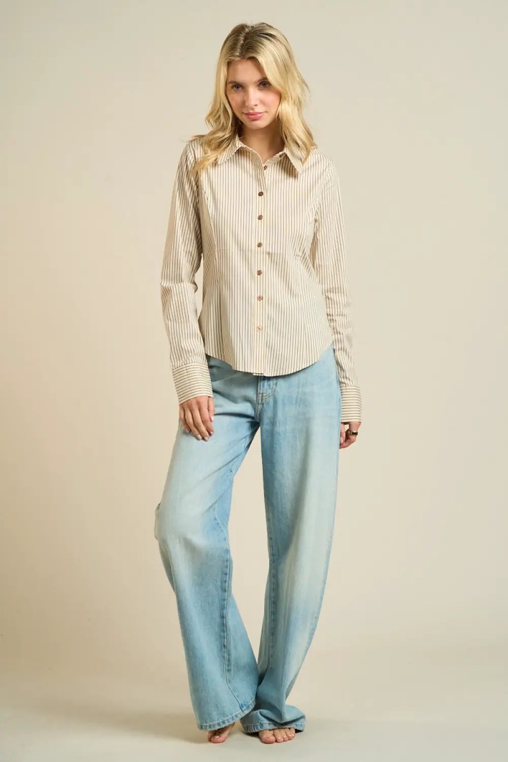 ANWND Camisa de botones de manga larga a rayas color beige - Ropa