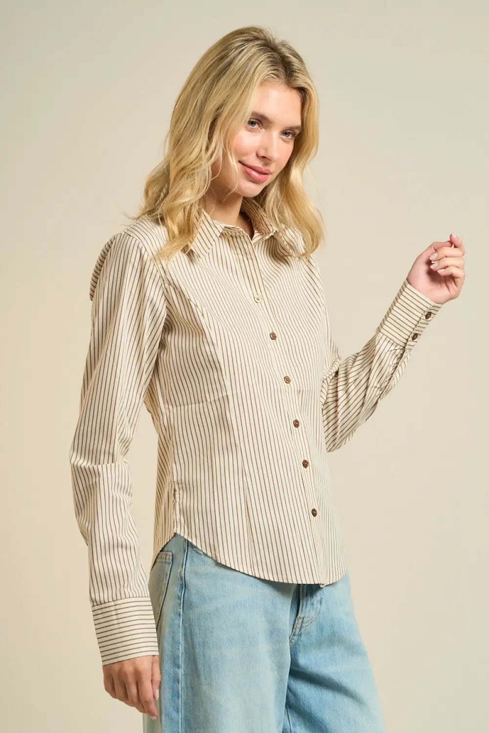 ANWND Camisa de botones de manga larga a rayas color beige - Ropa