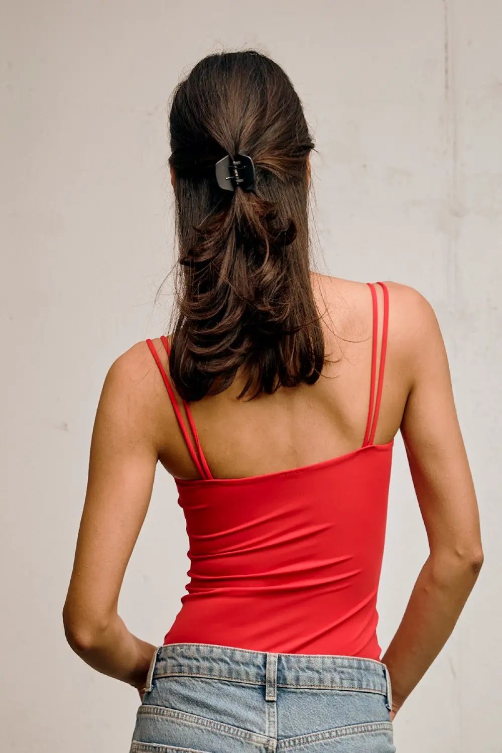 Body con Broche en Tirantes Ajuste Perfecto by Yanet Collective