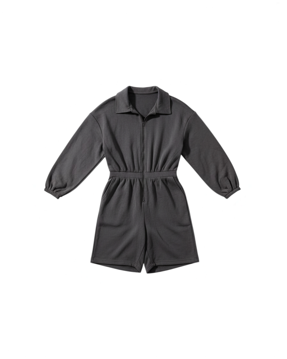 Jumpsuit corto Yanet Collective color carbón con cierre frontal, cuello estructurado y mangas largas ajustadas