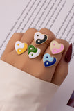 Anillo de Corazón de Epoxi con Símbolo Yin Yang: Elegancia y Equilibrio