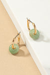Pendientes de Aro Huggie con Piedras Semipreciosas - Elegancia Natural