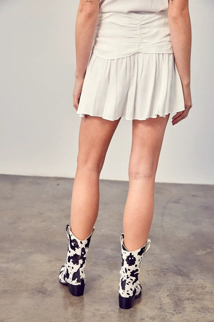 Falda - Short con Volantes y Cordón Ajustable Blanca - Elegante y Cómoda by Yanet Collective