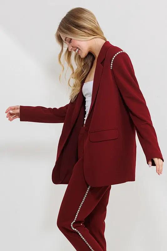 Blazer Techno Crepe con Hombreras y detalles de Perlas en Hombros by Yanet Collection