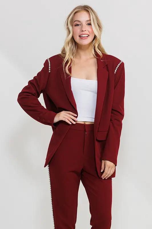 Blazer Techno Crepe con Hombreras y detalles de Perlas en Hombros by Yanet Collection
