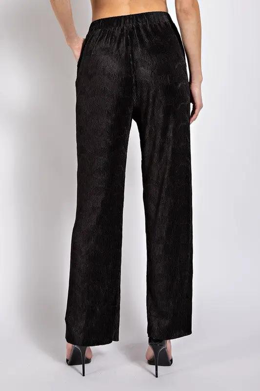 Pantalones con Brillo Metálico: Textura y Estilo by Yanet Collection
