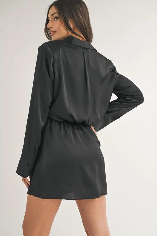 Vestido Corto de Manga Larga con Botones Frontales by Yanet Collection