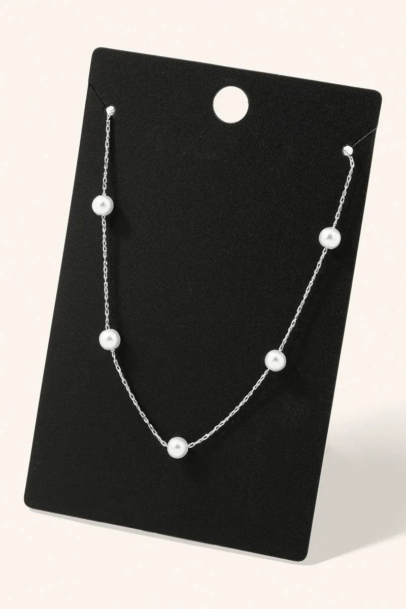 Collar de Cadena con Cinco Perlas by Fame Accessories