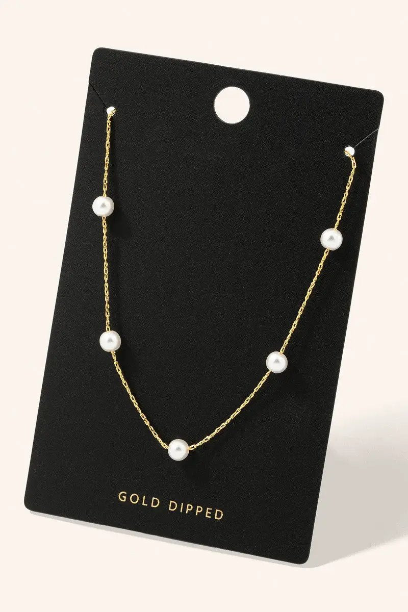 Collar de Cadena con Cinco Perlas by Fame Accessories