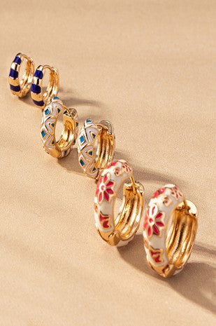 Trio Huggie Hoop con flores y bloques de esmalte