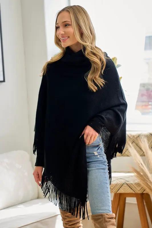 Poncho Tejido Sueter de Mujer con Cuello Mago y Flecos - Negro Elegante by On Blue