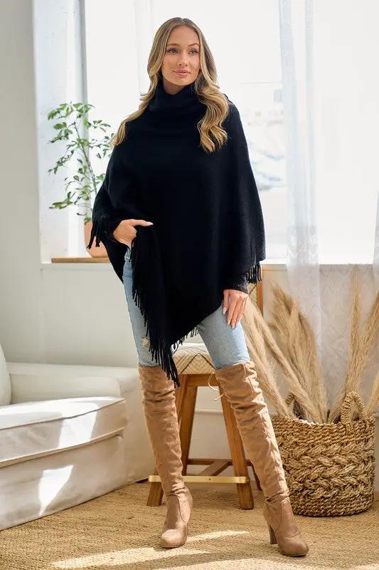 Poncho Tejido Sueter de Mujer con Cuello Mago y Flecos - Negro Elegante by On Blue