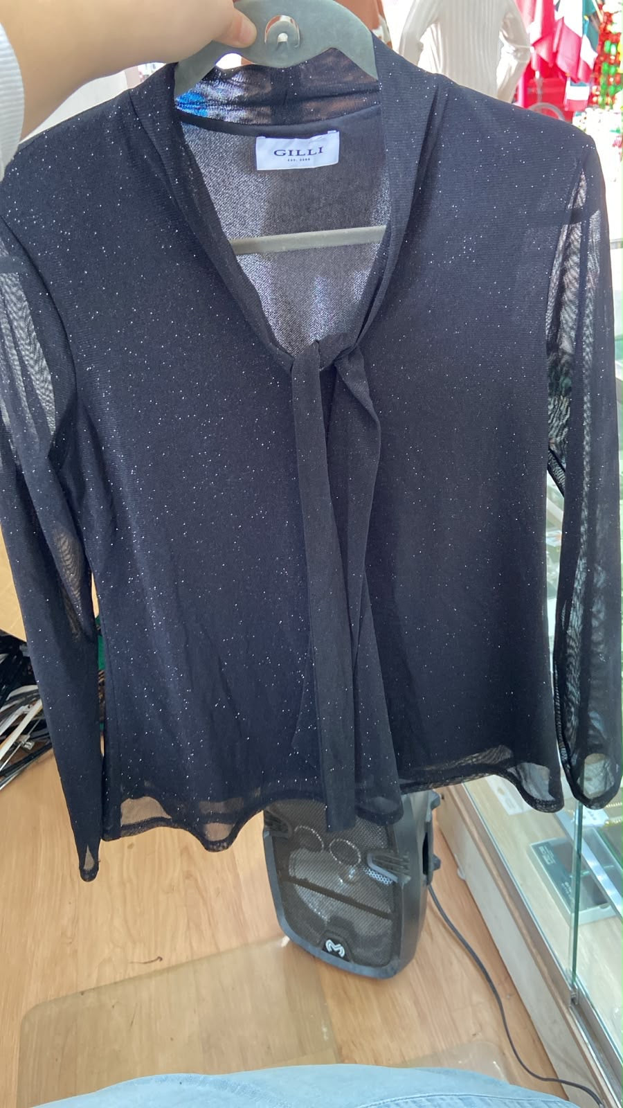 Blusa Negra Transparente con Lazos - Estilo Boutique
