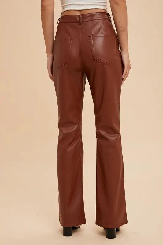 Pantalón de Vinipiel Acampanado para Mujer - Estilo y Comodidad en México by IN LOOM