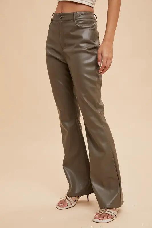 Pantalón de Vinipiel Acampanado para Mujer - Estilo y Comodidad en México by IN LOOM