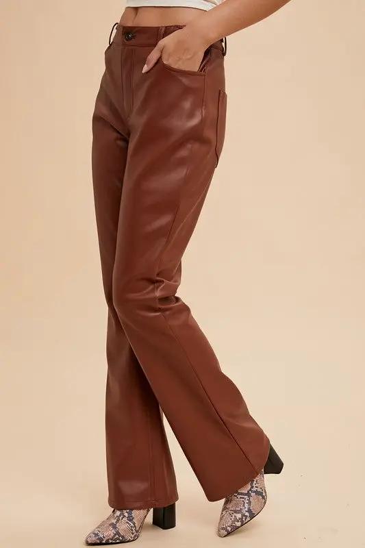 Pantalón de Vinipiel Acampanado para Mujer - Estilo y Comodidad en México by IN LOOM