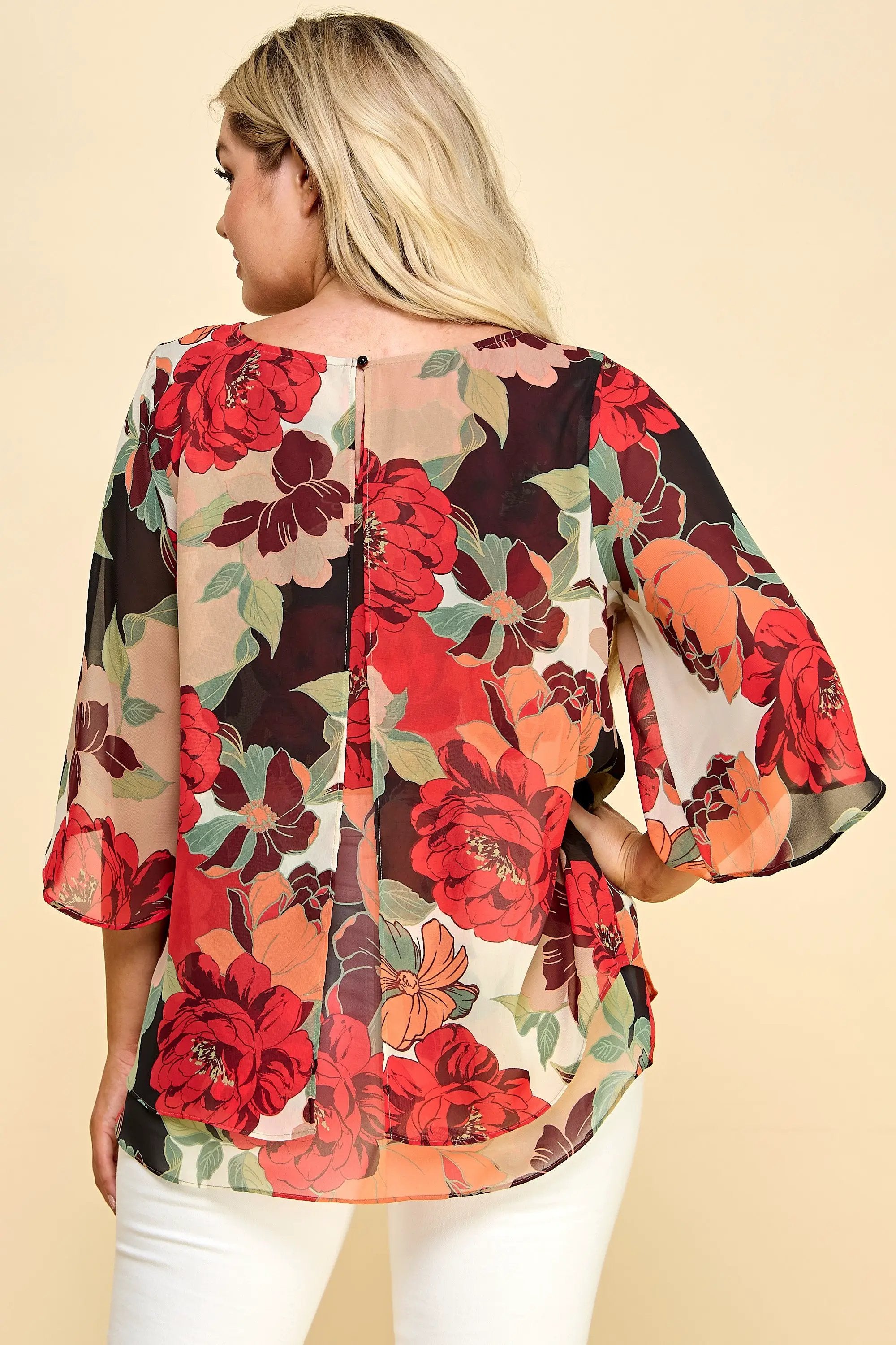 Top de Talla Grande con Doble Capa y Manga Tres Cuartos by Yanet Collective