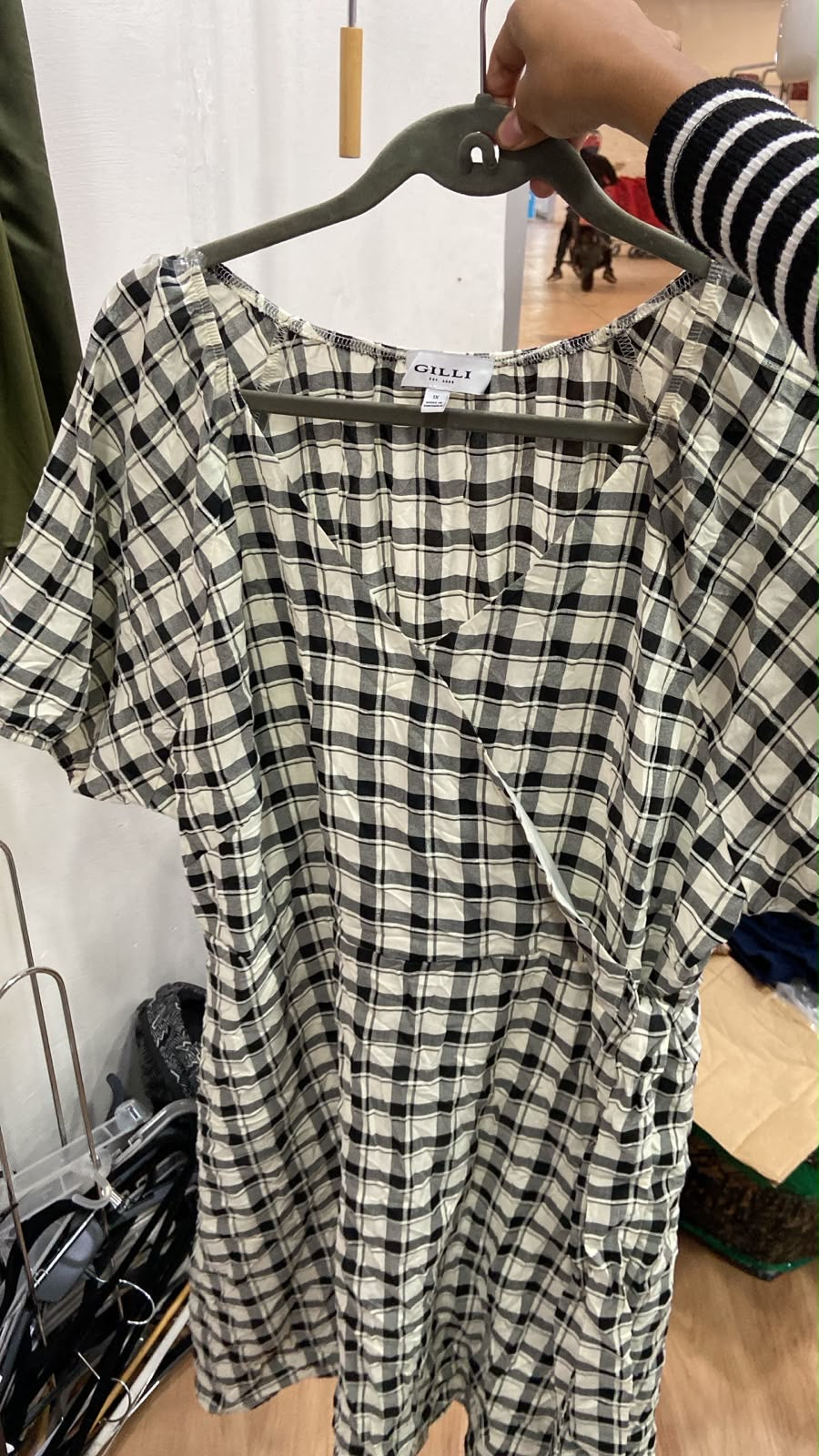 Vestido Corto de Cuadros Blanco y Negro con Bolsillo - Estilo Boutique