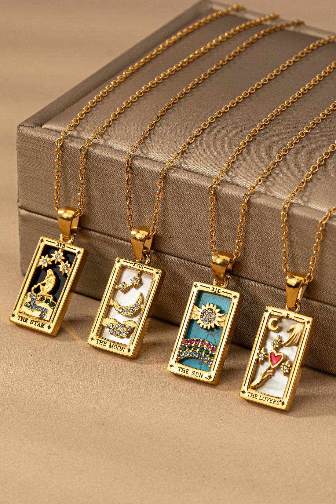 Collar Carta de Tarot con Piedra Natural y Rhinestones | Acero Inoxidable | Chapado PVD Resistente al Agua by LA3accessories
