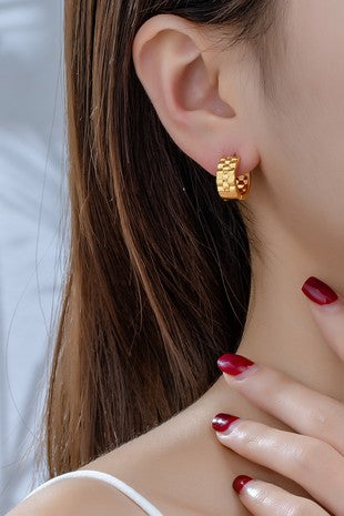 Pendientes Huggie con correa de reloj de acero inoxidable resistente al agua