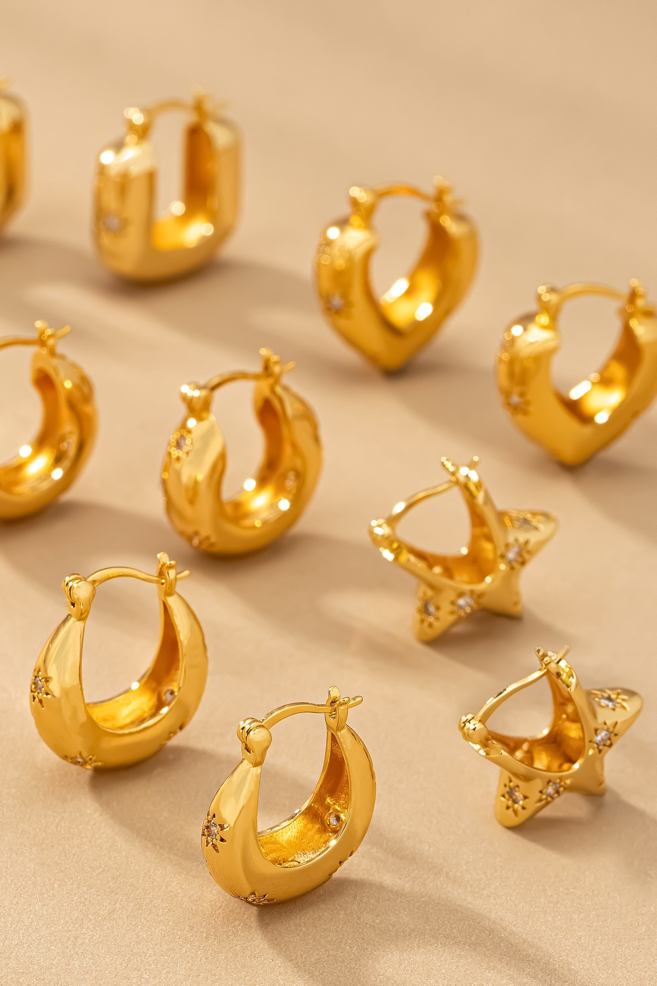 Pendientes de Aro Estrella Brillante - Joyería de Latón Resistente al Agua para Mujer