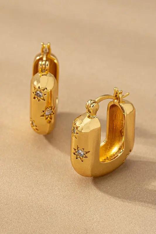 Arracadas de Aro de Latón "Estrellas Grabadas" - Bisutería Resistente al Agua y al Deslustre para Mujer by LA3accessories