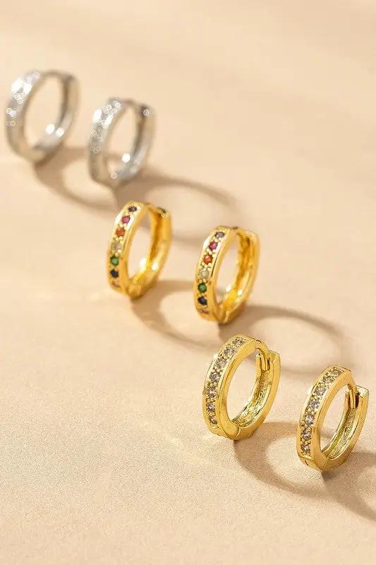 Trio de Aretes Huggie con Cristales, Resistentes al Agua by Yanet Collection