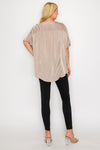 Blusa Holgada con Adorno de Pliegues Beige: Elegancia y Comodidad