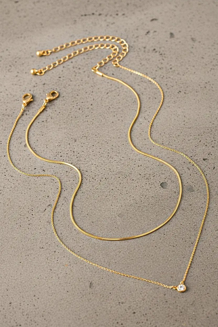 Conjunto de 2 Collares para Dama con Cadena de Serpiente y Dije Redondo de Cristal Brillante - Dorado by LA3accessories
