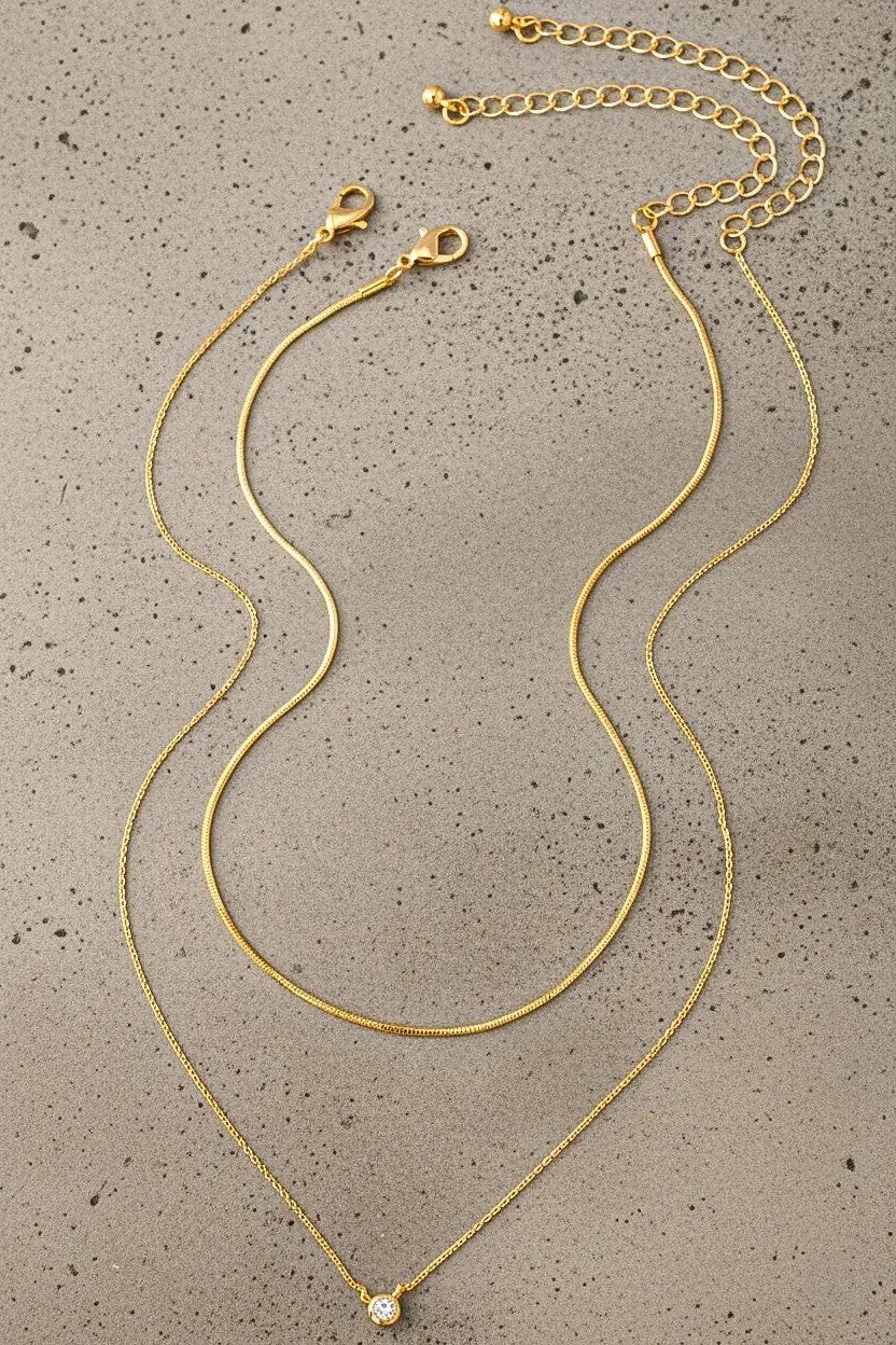 Conjunto de 2 Collares para Dama con Cadena de Serpiente y Dije Redondo de Cristal Brillante - Dorado by LA3accessories