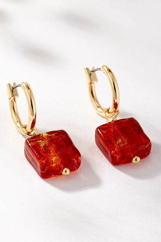 Arracadas Huggies de Cristal Murano Cuadrado Multicolor | Joyería Artesanal con Baño de Oro