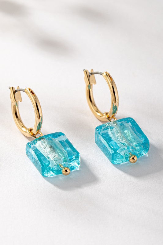 Arracadas Huggies de Cristal Murano Cuadrado Multicolor | Joyería Artesanal con Baño de Oro