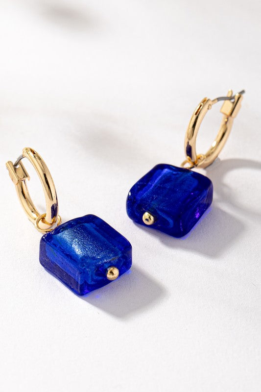 Arracadas Huggies de Cristal Murano Cuadrado Multicolor | Joyería Artesanal con Baño de Oro