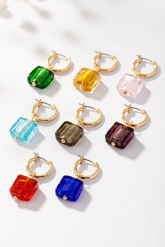 Arracadas Huggies de Cristal Murano Cuadrado Multicolor | Joyería Artesanal con Baño de Oro