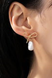 Aretes Elegantes con Perla en Forma de Pera