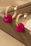 Pendientes de Aro Huggie con Piedras Semipreciosas - Elegancia Natural
