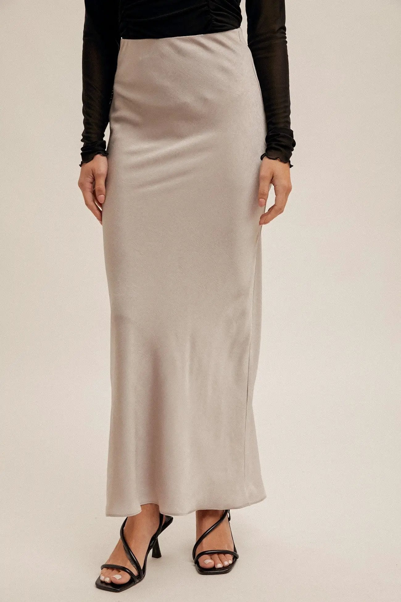 Falda Larga Texturizada Crinkle Plateado Satin by Hem & Thread