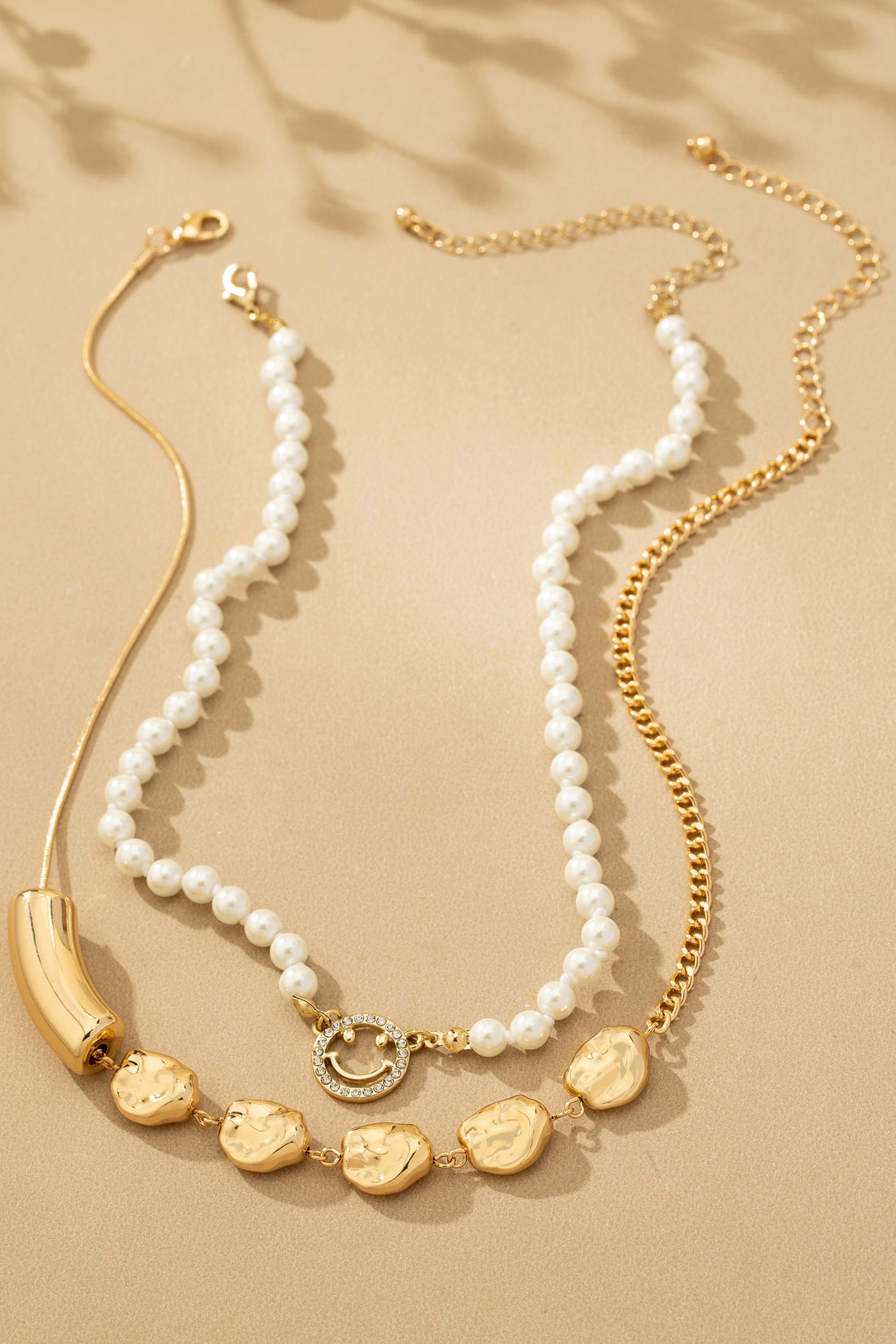 Conjunto de Collar de Perlas y Cuentas: Elegancia Artesanal para Mujer