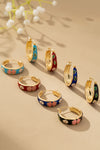 Pendientes de Aro con Flores de Cloisonné: Elegancia Floral Exquisita