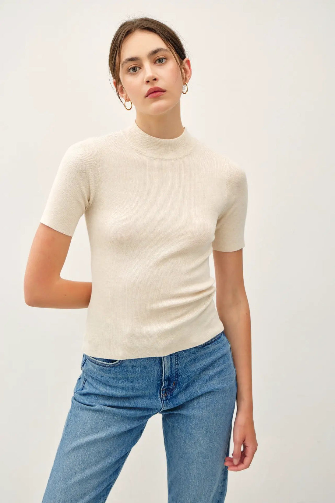 Blusa Suéter de Manga Corta con Cuello Mock en Color Sólido by Be Cool