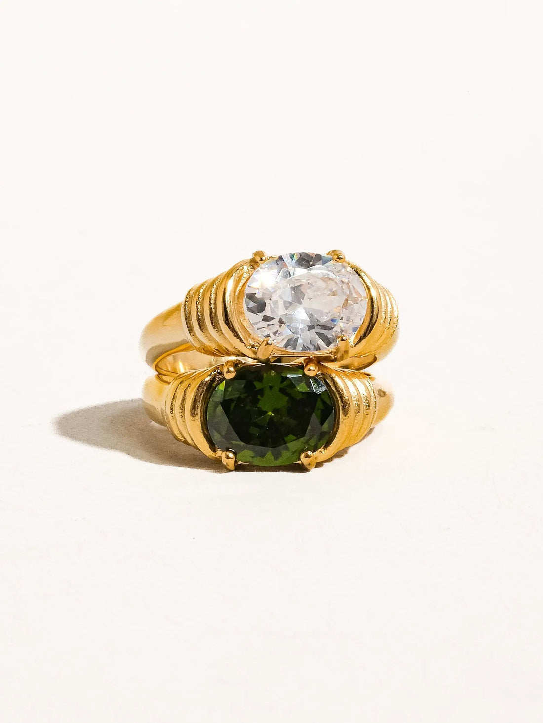 Anillo de Zirconia Chapado en Oro 18K para Mujer – Antideslustre, Acero Inoxidable by Flanerie