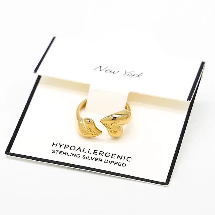 Anillo dorado by Yanet Collective