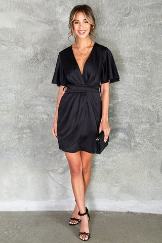 Vestido Saten Cruzado con Escote Profundo en V y Mangas Campana negro