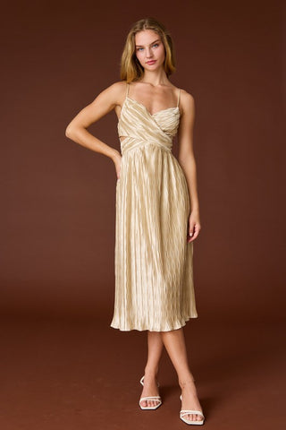 Vestido Midi Tirantes con Detalle Envolvente Tela Plisada