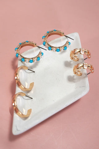 Conjunto de pendientes de aro con trío de perlas turquesas con corte de diamante